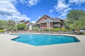 Apartment (2 Bedrooms) | Interior - Private Deck & Pool Access: Myrtle Beach Getaway! (Myrtle Beach)