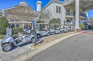 Apartment (2 Bedrooms) | Interior - ~ 6 Mi to Ocean w/ Pool & Golf: Myrtle Beach Condo (Myrtle Beach)