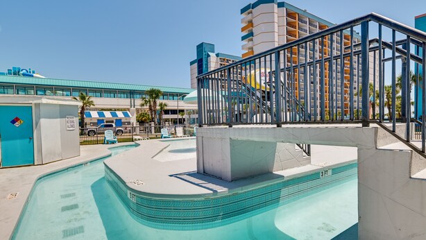 Unclassified image, 1 of 26, button - Myrtle Beach Studio w/ Pools, Walk to Beach! (Myrtle Beach)