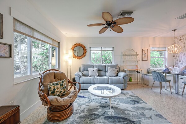 Sunny Florida Escape W/ Patio, Grill & Fire Pit! - Naples, FL