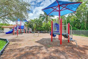 Apartment (2 Bedrooms) | Interior - Sunny Florida Escape w/ Patio, Grill & Fire Pit! (Naples)