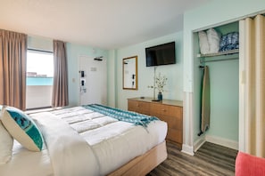 Apartamento (1 Bedroom) | 1 quarto, ferros/tábuas de passar roupa, roupa de cama