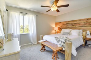 House (3 Bedrooms) | Interior - Walk to Marina: Home w/ Pool in Palmetto (Palmetto)