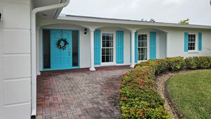 House (2 Bedrooms) | Interior - Bradenton Retreat Near Beaches w/ BBQ & Fire Pit (Bradenton)