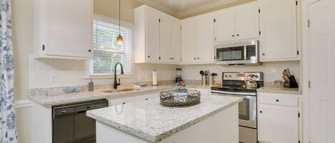 Rumah (5 Bedrooms) | Dapur pribadi | Microwave, oven, kompor, dan mesin pencuci piring