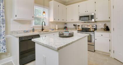 Lakefront Raleigh Retreat ~ 7 Mi to Downtown!