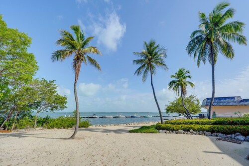 Key Largo Getaway w/ Bay Views + Pool Access!