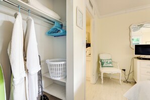 Apartment (1 Bedroom) | Interior - Longboat Key Vacation Rental: Direct Beach Access! (Longboat Key)