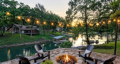 Pub, Hot Tub, Game Room, Monkey Island Waterfront