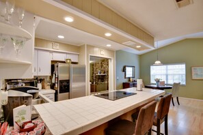 Microwave, oven, stovetop, dishwasher - Pet-friendly Port Orange Home w/ Private Pool! (Port Orange)