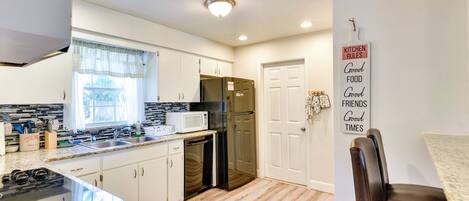 المنشأة من الداخل