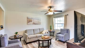 House (3 Bedrooms) | Front of property