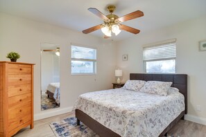 3 bedrooms, iron/ironing board, free cribs/infant beds, bed sheets