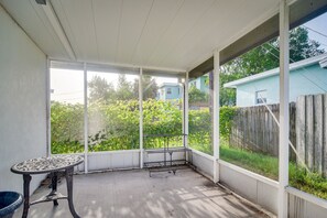 Terrace/patio - Seminole Home w/ Screened Porch, 3 Mi to Beach! (Seminole)