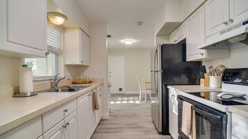 Microwave, oven, stovetop, coffee/tea maker