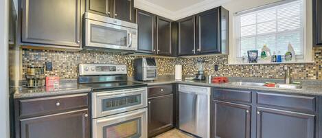 House (4 Bedrooms) | Interior