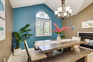 House (4 Bedrooms) | Interior