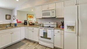Rumah (3 Bedrooms) | Dapur pribadi | Microwave, oven, kompor, dan mesin pencuci piring