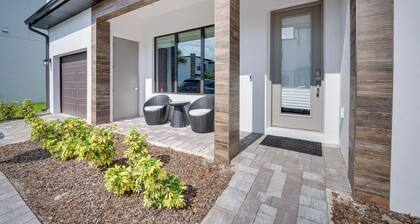 Upscale Davenport Home w/ Pool: 8 Mi to Disney!