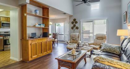 Walk to Restaurants: Downtown Leesburg Townhome!