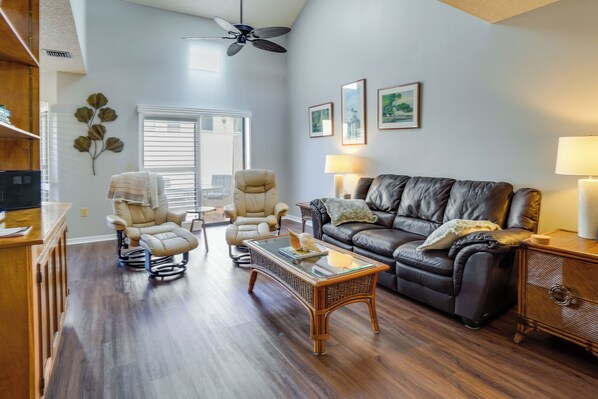 Apartment (3 Bedrooms) | Front of property - Walk to Restaurants: Downtown Leesburg Townhome! (Leesburg)