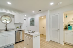 Apartment (2 Bedrooms) | Interior - Walk to Beach! Gulf Shores Escape w/ Indoor Pool (Gulf Shores)