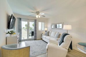 Apartment (2 Bedrooms) | Front of property - Walk to Beach! Gulf Shores Escape w/ Indoor Pool (Gulf Shores)