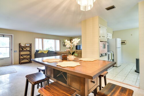 3 Mi to Beach: Seminole Retreat w/ Patio