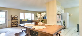 3 Mi to Beach: Seminole Retreat w/ Patio