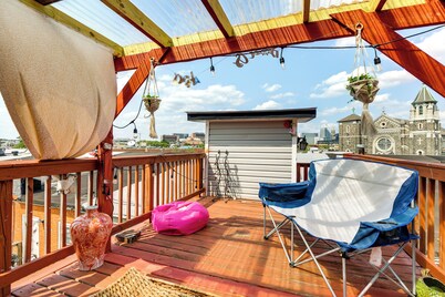 Quirky Baltimore Townhome ~ 2 Mi to Inner Harbor