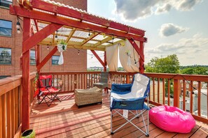 Interior - Quirky Baltimore Townhome ~ 2 Mi to Inner Harbor (Baltimore)