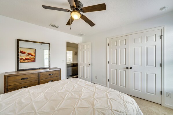 Interior - Bright Davenport Home ~ 11 Mi to Disney! (Davenport)