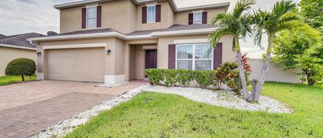 House (4 Bedrooms) | Front of property