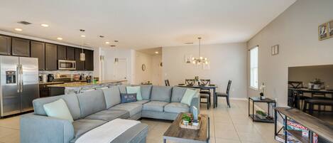 House (3 Bedrooms) | Front of property