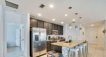 ~ 10 Mi to Animal Kingdom: Davenport Family Home