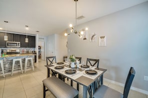 House (3 Bedrooms) | Interior