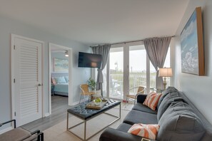 Interior - Beachfront Gulf Shores Condo w/ Community Pool! (Gulf Shores)