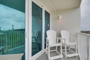 Interior - Beachfront Gulf Shores Condo w/ Community Pool! (Gulf Shores)