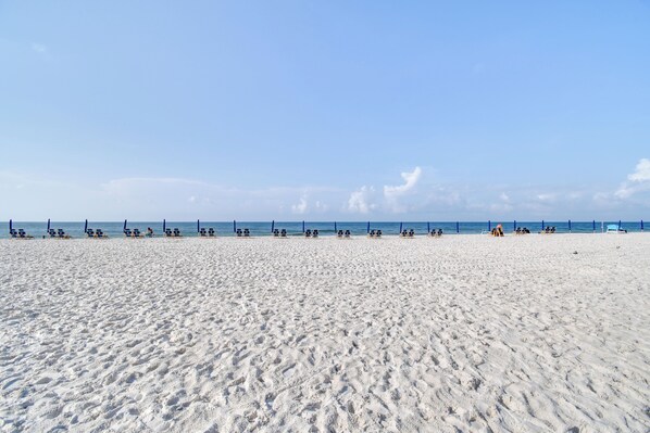 Interior - Beachfront Gulf Shores Condo w/ Community Pool! (Gulf Shores)