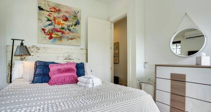 Lovely Mt Pleasant Townhouse w/ Central Location!