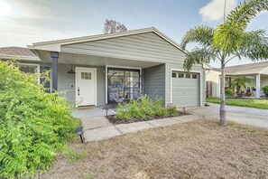 House (3 Bedrooms) | Interior - Palm Harbor Paradise w/ Community Pool! (Palm Harbor)