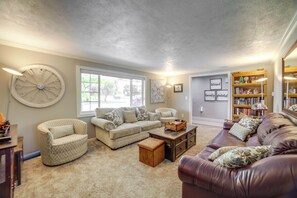 House (5 Bedrooms) | Interior