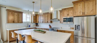 Spacious Utah Home w/ Hot Tub < 1 Mi to Bear Lake!