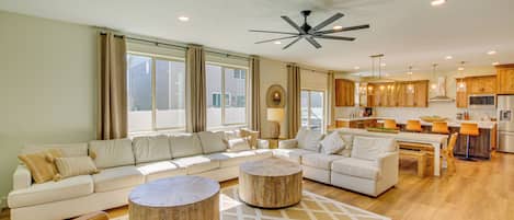 House (6 Bedrooms) | Interior