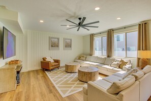 House (6 Bedrooms) | Interior