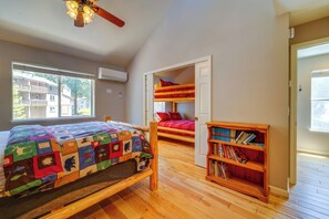 Interior - Incline Village Retreat Near Skiing & Beaches (Incline Village)