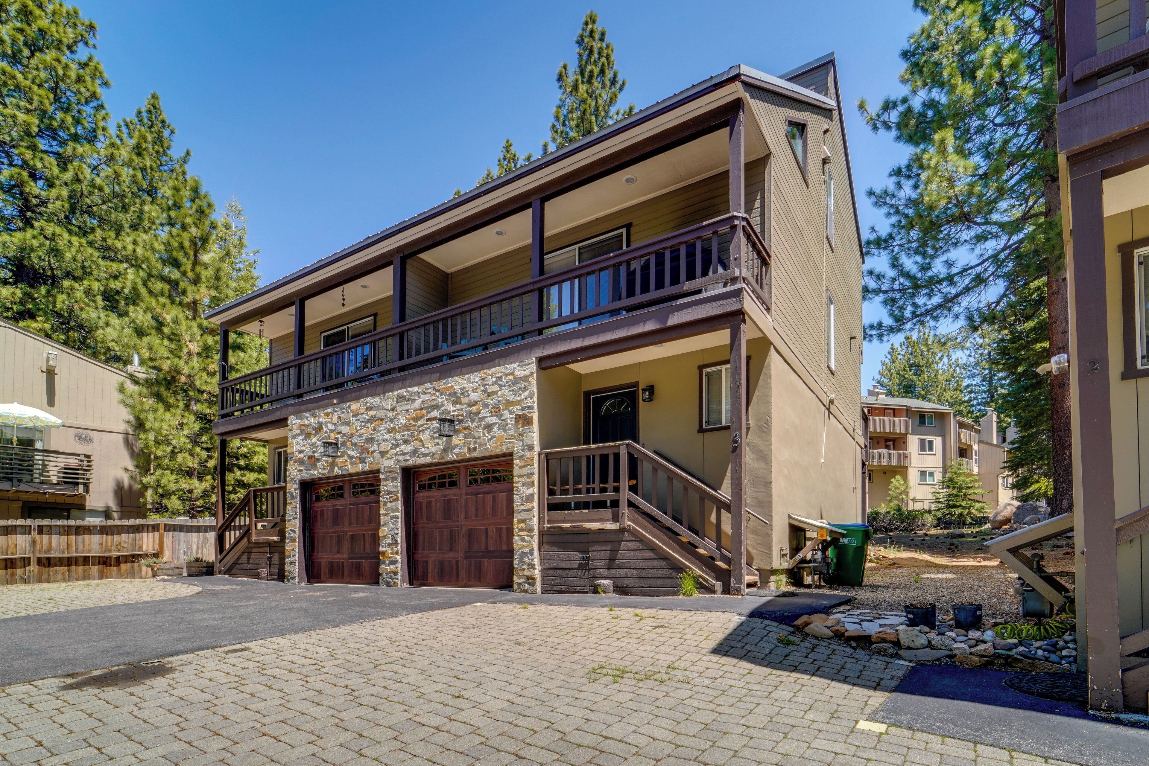 Apartment (3 Bedrooms) | Front of property