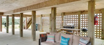 Nags Head Vacation Rental w/ Hot Tub: Near Beach!