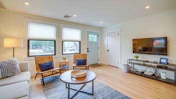 Cottage (2 Bedrooms) | Interior