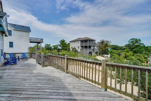 Sunny Corolla Home: Walk to Beach!